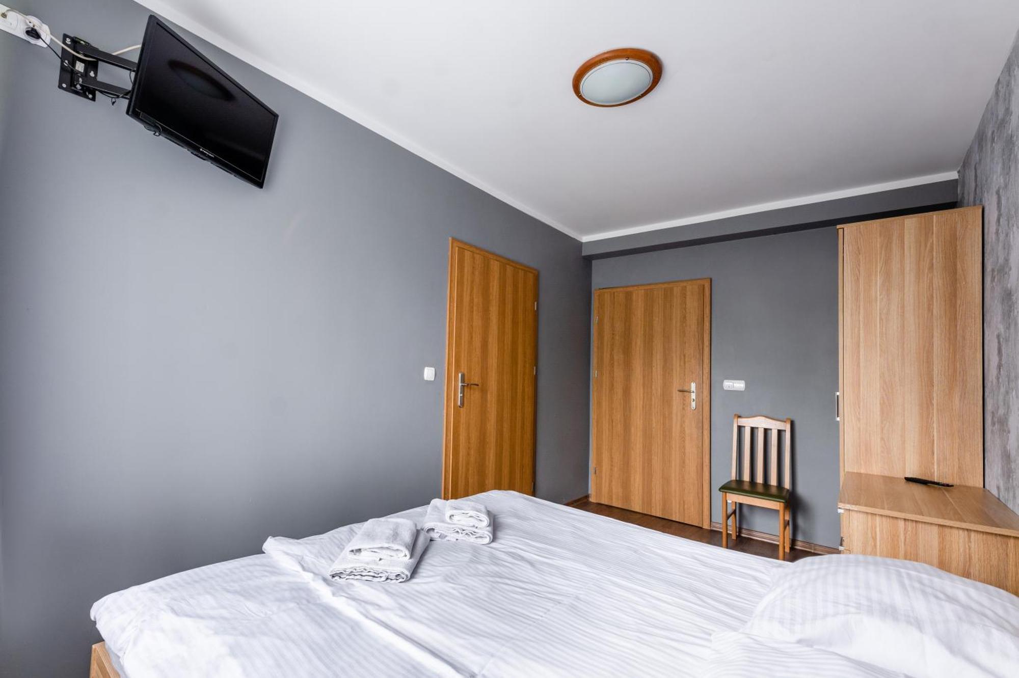 Bed and Breakfast Sleep&Go Люблинец Экстерьер фото
