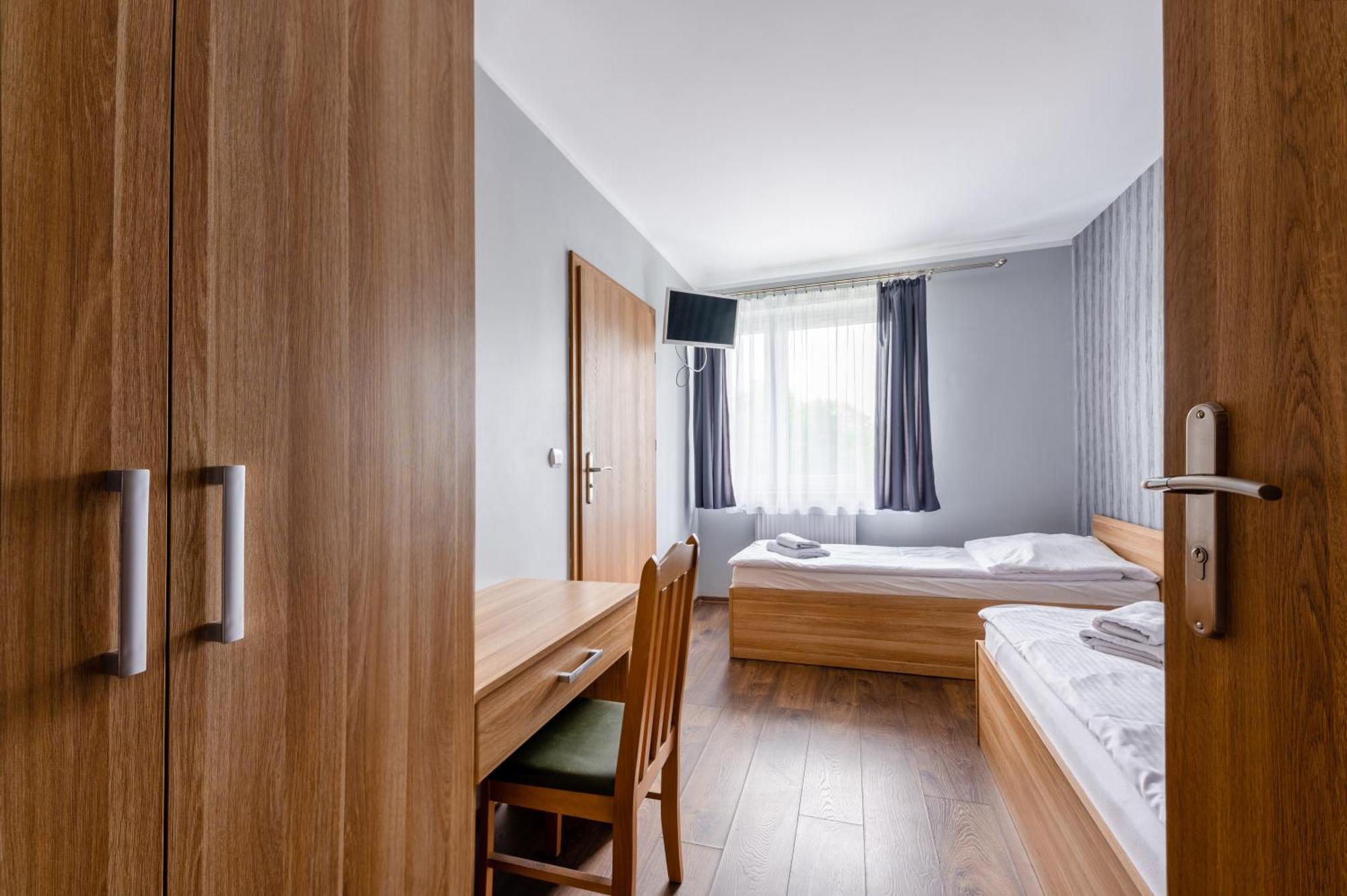 Bed and Breakfast Sleep&Go Люблинец Экстерьер фото